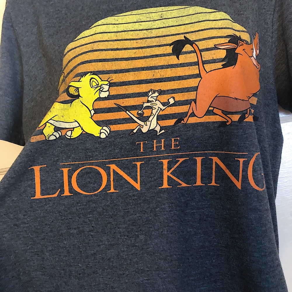 🦁👑 Gray T, P and S from LK tee size small